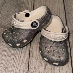 Girls Crocs 5 silver glitter